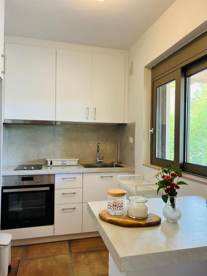 Gargarou Residences Kompoi Bagian luar foto